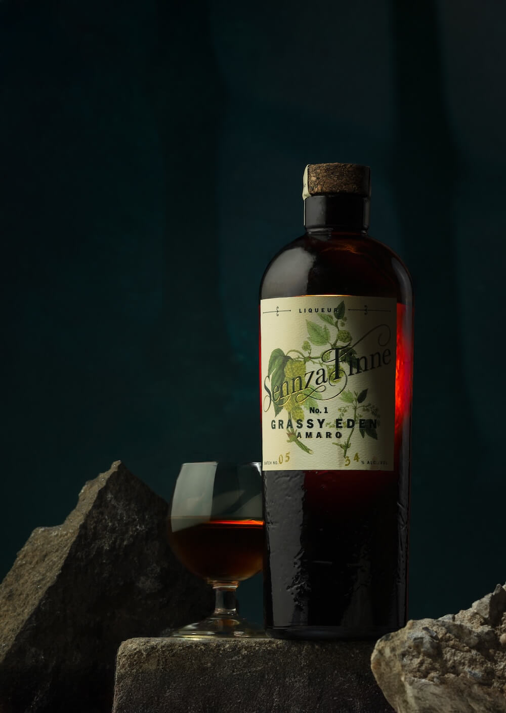 SennzaFinne Amaro No. 1 - Grassy Eden within a scene